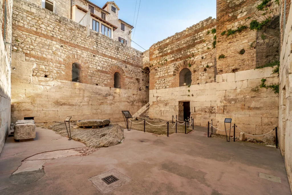 Cellars Substructures of Diocletians palace 3 1 1024x683